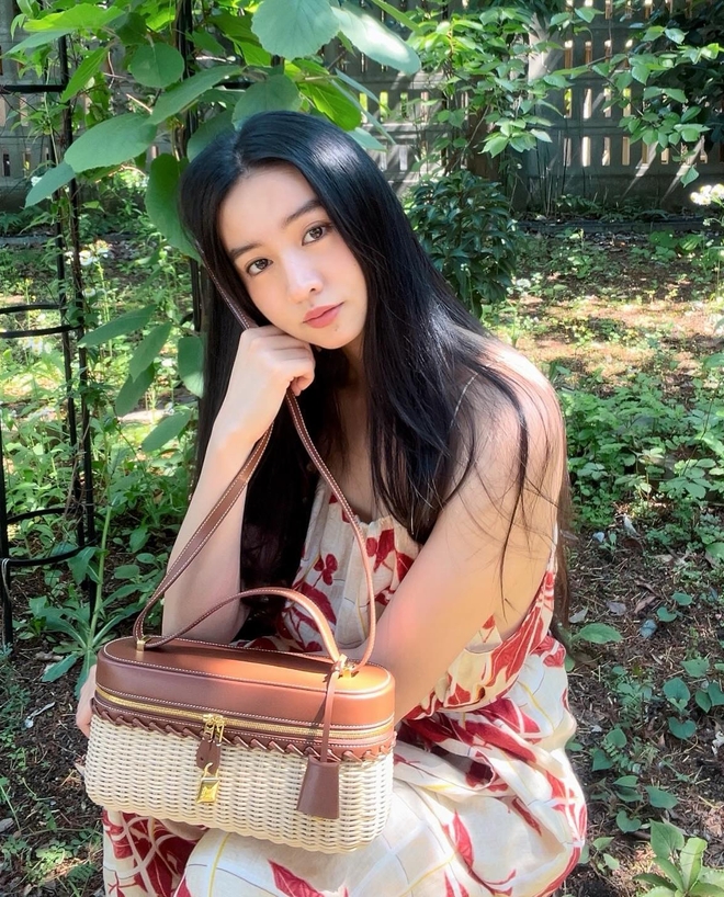 Ái nữ nhà tài tử số 1 Nhật Bản: 17 tuổi gây sốc vì chụp ảnh bán nude, được Chanel - BVLGARI rất cưng- Ảnh 7.