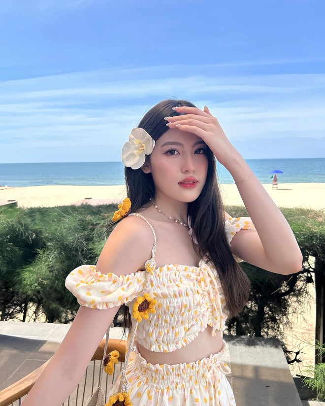 Bạn gái HIEUTHUHAI mặc bikini "bỏng mắt", bị kiểm soát hình ảnh sexy?- Ảnh 6.