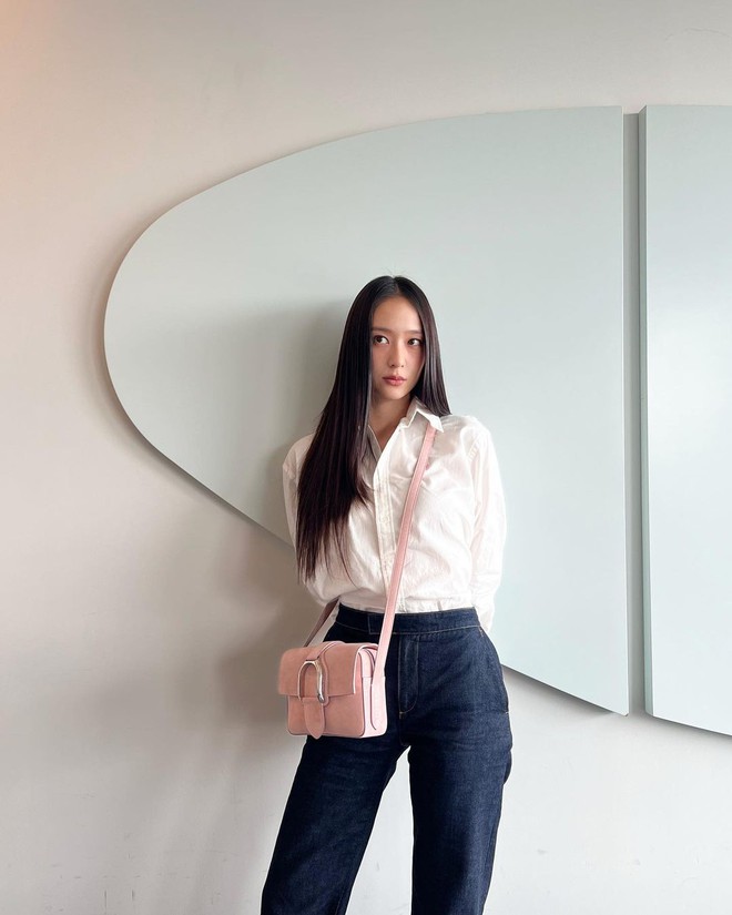 "Công chúa băng giá" Krystal Jung mặc đi mặc lại 5 món đồ đặc thù của dân công sở- Ảnh 3.