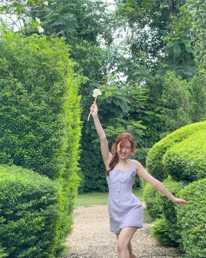 Nữ blogger Việt có những set đồ "được lòng" chị em công sở: Nữ tính, tôn dáng mà không nhàm chán chút nào!- Ảnh 29. Nữ blogger Việt có những set đồ "được lòng" chị em công sở: Nữ tính, tôn dáng mà không nhàm chán chút nào!- Ảnh 29.