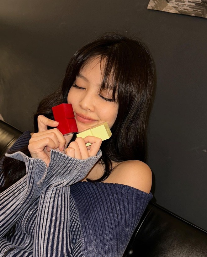 Từ chuyện Karina bị mắng vô cớ: Thời nào rồi mà còn coi áo hở vai là hở hang quá đà?- Ảnh 9.