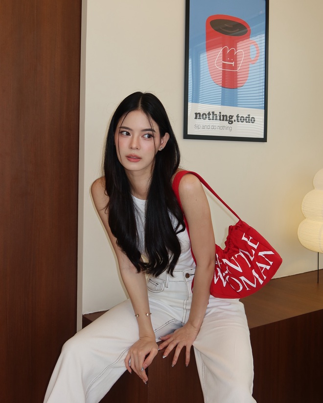 Local brand hot top đầu Thái Lan hiện nay: Sở hữu những mẫu túi mà bạn đã từng bắt gặp ở đâu đó- Ảnh 40. Local brand hot top đầu Thái Lan hiện nay: Sở hữu những mẫu túi mà bạn đã từng bắt gặp ở đâu đó- Ảnh 40.