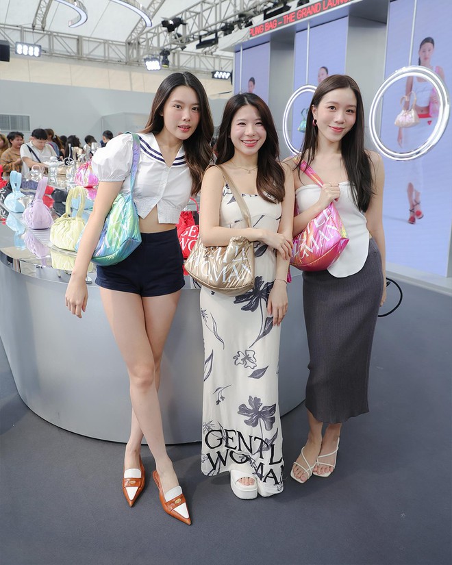 Local brand hot top đầu Thái Lan hiện nay: Sở hữu những mẫu túi mà bạn đã từng bắt gặp ở đâu đó- Ảnh 34. Local brand hot top đầu Thái Lan hiện nay: Sở hữu những mẫu túi mà bạn đã từng bắt gặp ở đâu đó- Ảnh 34.