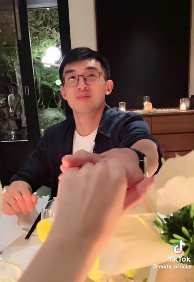 Midu có phản hồi lạ khi được chúc “đi 2 về 3” trong tuần trăng mật sang chảnh- Ảnh 7. Midu có phản hồi lạ khi được chúc “đi 2 về 3” trong tuần trăng mật sang chảnh- Ảnh 7.