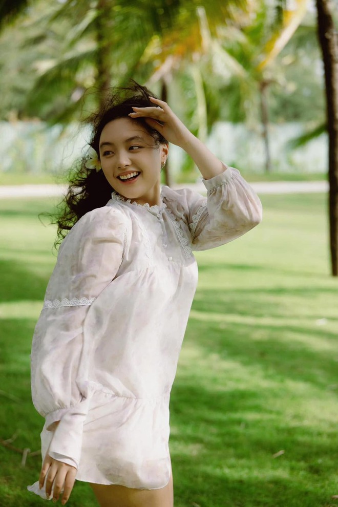 "Visual" trong veo của con gái út nhà cựu siêu mẫu Thúy Hạnh, 16 tuổi được khen đẹp không kém sao Hàn- Ảnh 4. "Visual" trong veo của con gái út nhà cựu siêu mẫu Thúy Hạnh, 16 tuổi được khen đẹp không kém sao Hàn- Ảnh 4.