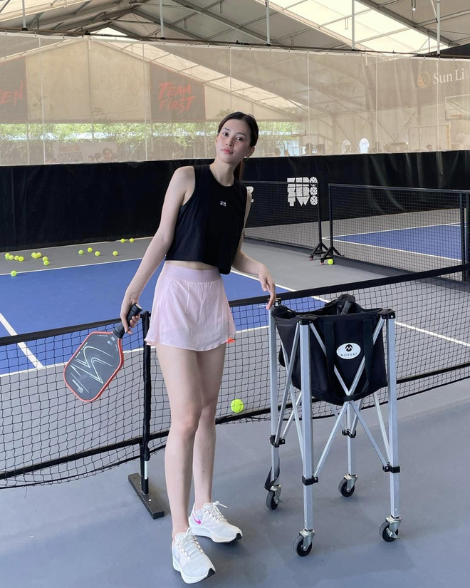 Mỹ nhân Việt chơi pickleball đâu chỉ chú tâm quần áo, tới vợt cũng rất chịu chi- Ảnh 3. Mỹ nhân Việt chơi pickleball đâu chỉ chú tâm quần áo, tới vợt cũng rất chịu chi- Ảnh 3.