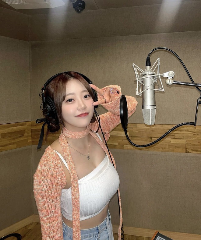Nữ idol gây bão với body nóng bỏng, dự sẽ thành nữ thần sexy thế hệ mới- Ảnh 12. Nữ idol gây bão với body nóng bỏng, dự sẽ thành nữ thần sexy thế hệ mới- Ảnh 12.