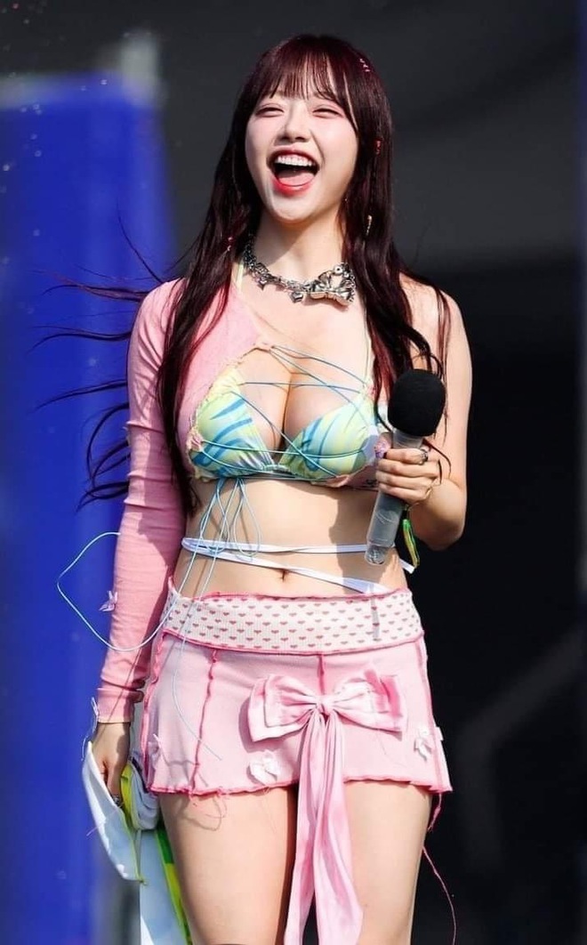 Nữ idol gây bão với body nóng bỏng, dự sẽ thành nữ thần sexy thế hệ mới- Ảnh 9. Nữ idol gây bão với body nóng bỏng, dự sẽ thành nữ thần sexy thế hệ mới- Ảnh 9.