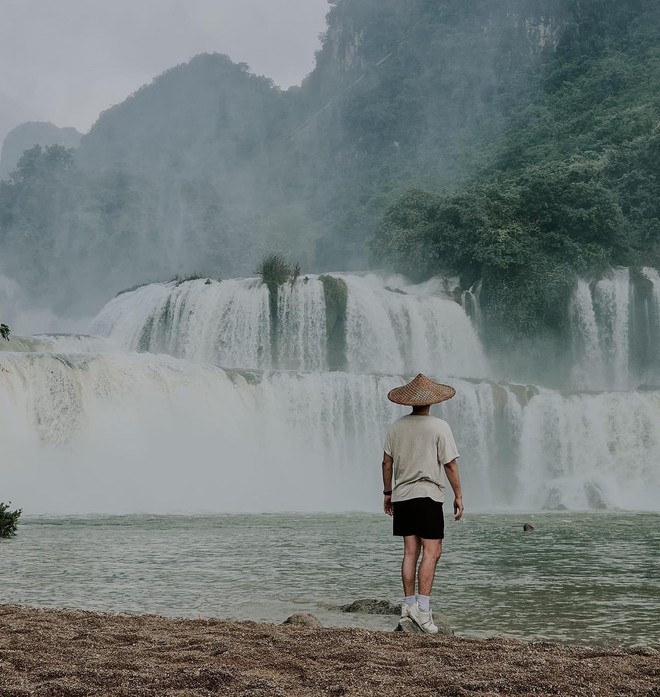 Dù ngập trong mưa lũ nhưng “thác nước đẹp nhất thế giới” tại Việt Nam vẫn đông đúc khách đặt tour- Ảnh 14.