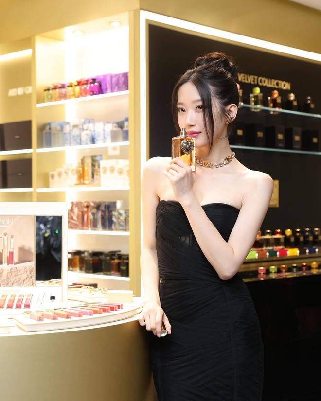 9,7 triệu người ngả mũ trước visual 17 năm không đổi của Moon Ga Young- Ảnh 8. 9,7 triệu người ngả mũ trước visual 17 năm không đổi của Moon Ga Young- Ảnh 8.
