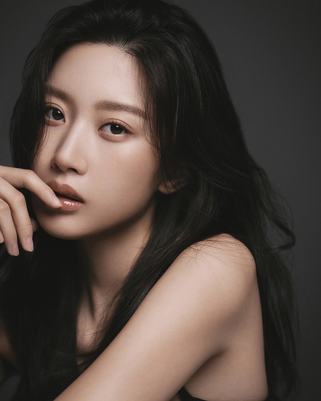 9,7 triệu người ngả mũ trước visual 17 năm không đổi của Moon Ga Young- Ảnh 4. 9,7 triệu người ngả mũ trước visual 17 năm không đổi của Moon Ga Young- Ảnh 4.