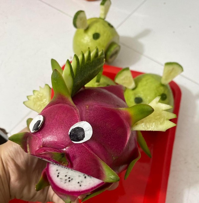 Xuất hiện loạt con vật "bẹo hình bẹo dạng" trên mâm cỗ Trung thu- Ảnh 3. Xuất hiện loạt con vật "bẹo hình bẹo dạng" trên mâm cỗ Trung thu- Ảnh 3.