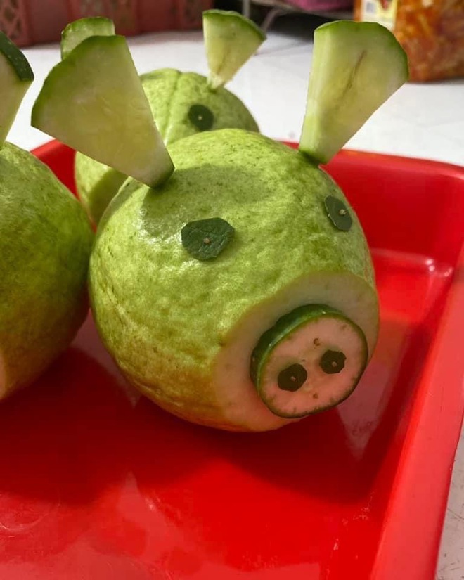 Xuất hiện loạt con vật "bẹo hình bẹo dạng" trên mâm cỗ Trung thu- Ảnh 4. Xuất hiện loạt con vật "bẹo hình bẹo dạng" trên mâm cỗ Trung thu- Ảnh 4.