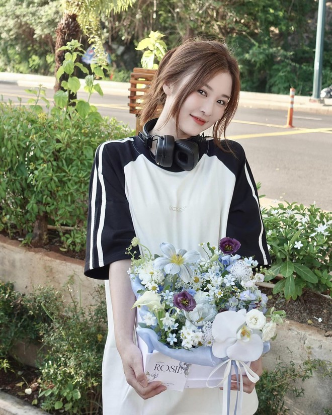 Mỹ nữ tỉ view của YouTube Việt: U35 mà visual như nữ sinh, body đẹp nhưng thích mặc kín- Ảnh 4. Mỹ nữ tỉ view của YouTube Việt: U35 mà visual như nữ sinh, body đẹp nhưng thích mặc kín- Ảnh 4.