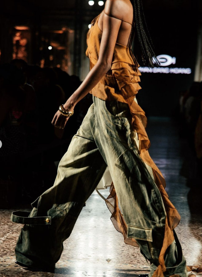 Lần đầu tiên có NTK Gen Z Việt làm runway show ở Milan Fashion Week được Anna Wintour khen, khách mời cũng toàn người cool- Ảnh 17.