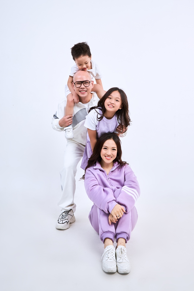 Trò chuyện với "hậu phương" của anh tài Phan Đinh Tùng: Chúng tôi kết thúc mâu thuẫn bằng một cái ôm- Ảnh 6. Trò chuyện với "hậu phương" của anh tài Phan Đinh Tùng: Chúng tôi kết thúc mâu thuẫn bằng một cái ôm- Ảnh 6.