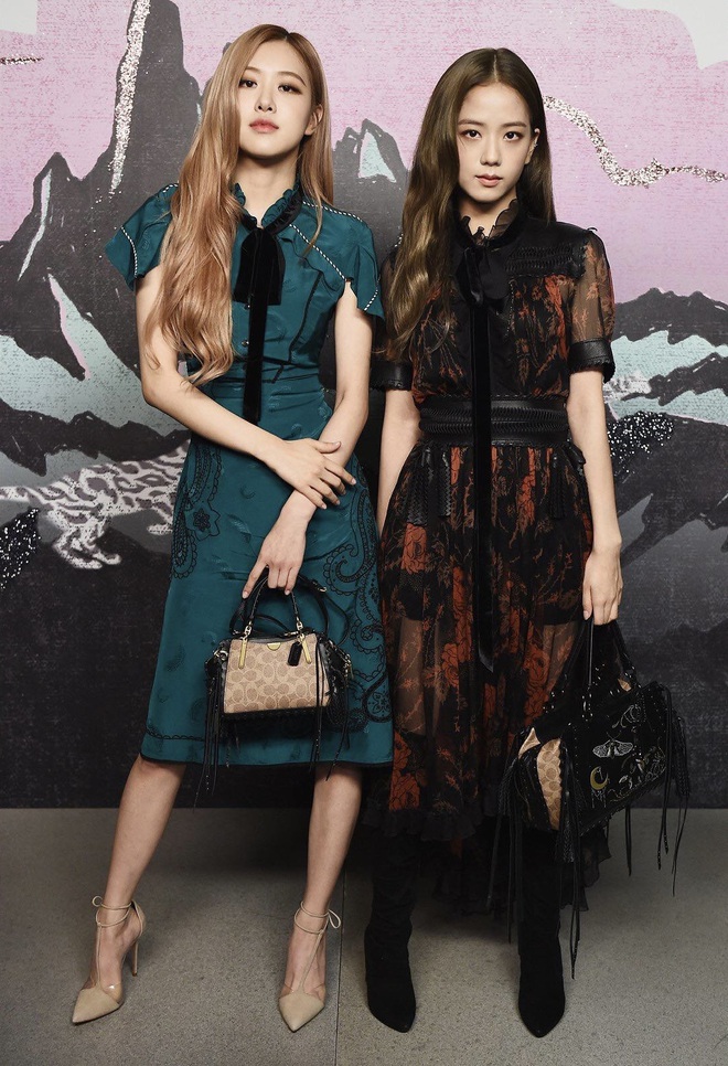 6 năm trước Jisoo, Rosé từng debut ngọt lịm tại fashion week nhưng bị 1 mỹ nhân "át vía"- Ảnh 11. 6 năm trước Jisoo, Rosé từng debut ngọt lịm tại fashion week nhưng bị 1 mỹ nhân "át vía"- Ảnh 11.