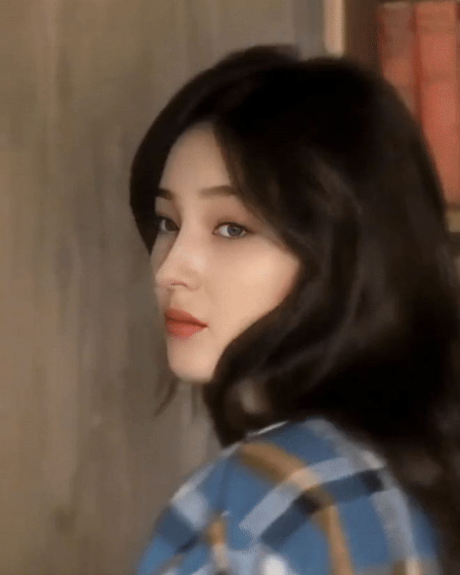 Hot girl phố đi bộ Hà Nội 1 thời giờ là mỹ nhân đẹp vượt mặt BLACKPINK- Ảnh 11. Hot girl phố đi bộ Hà Nội 1 thời giờ là mỹ nhân đẹp vượt mặt BLACKPINK- Ảnh 11.