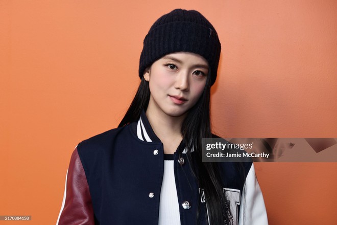 Jisoo và Thuỳ Tiên cùng tới NYFW, chị cả BLACKPINK hack tuổi ngoạn mục so với 6 năm trước- Ảnh 6. Jisoo và Thuỳ Tiên cùng tới NYFW, chị cả BLACKPINK hack tuổi ngoạn mục so với 6 năm trước- Ảnh 6.