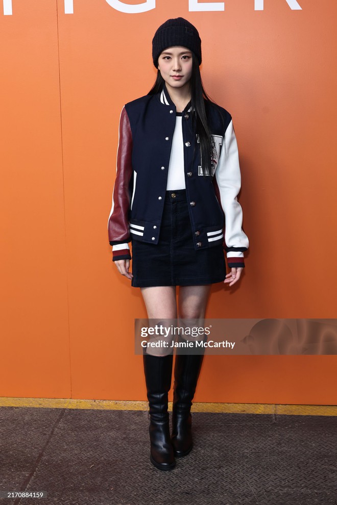 Jisoo và Thuỳ Tiên cùng tới NYFW, chị cả BLACKPINK hack tuổi ngoạn mục so với 6 năm trước- Ảnh 5. Jisoo và Thuỳ Tiên cùng tới NYFW, chị cả BLACKPINK hack tuổi ngoạn mục so với 6 năm trước- Ảnh 5.