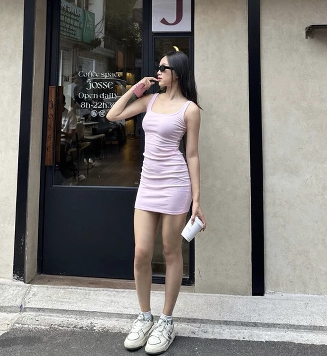 Babyboo nhà HIEUTHUHAI có cách tận dụng váy đen cực hay, mua 1 được 2 kiểu nào cũng xinh là đây!- Ảnh 13. Babyboo nhà HIEUTHUHAI có cách tận dụng váy đen cực hay, mua 1 được 2 kiểu nào cũng xinh là đây!- Ảnh 13.