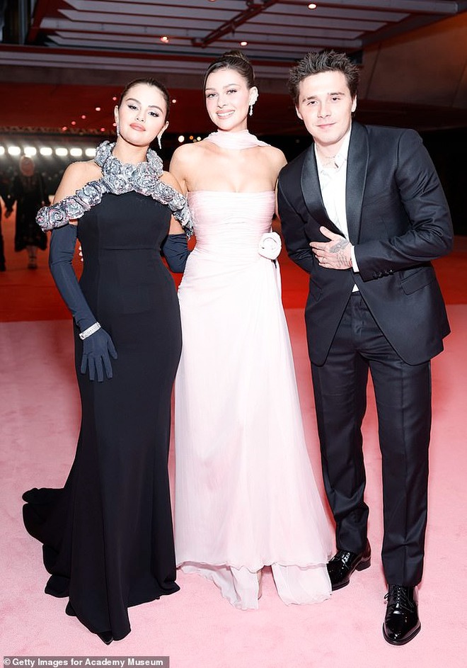 Selena Gomez "cạch mặt", cấm vợ chồng con cả nhà Beckham đến đám cưới thế kỷ?- Ảnh 4.
