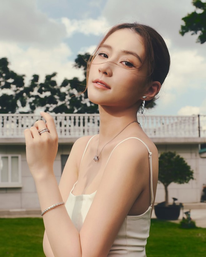 Ái nữ trùm sòng bạc Macau "xóa sổ" triệt để chồng tài tử Đậu Kiêu- Ảnh 1. Ái nữ trùm sòng bạc Macau "xóa sổ" triệt để chồng tài tử Đậu Kiêu- Ảnh 1.