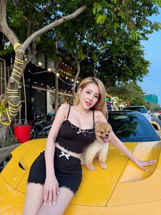 Cách Ngân 98 "rải tiền"- Ảnh 10.