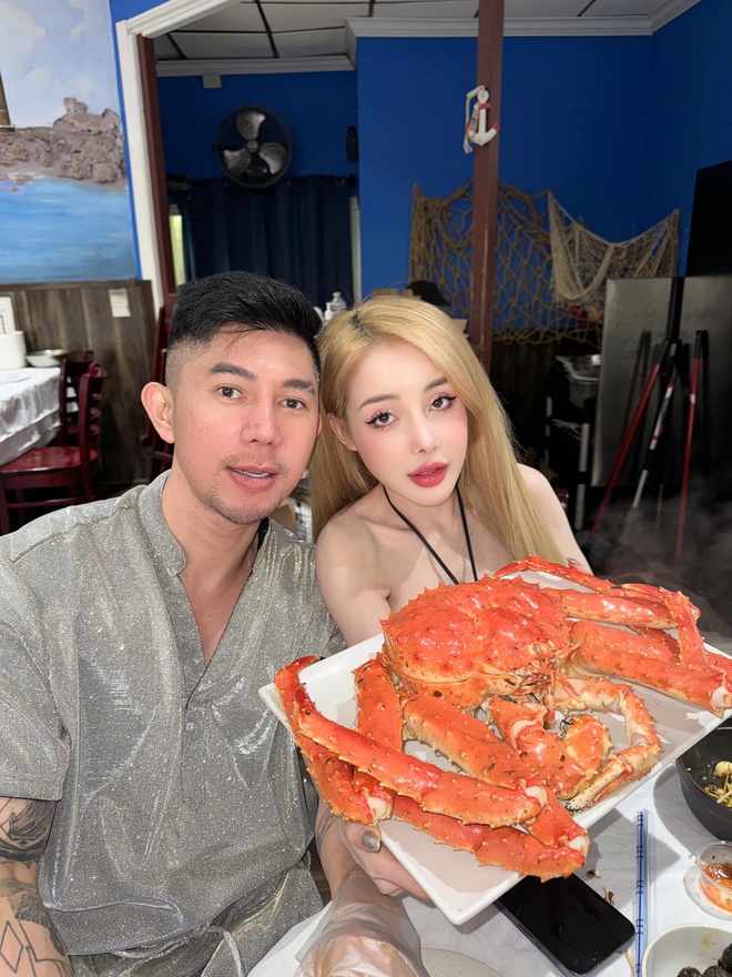 Cách Ngân 98 "rải tiền"- Ảnh 12.
