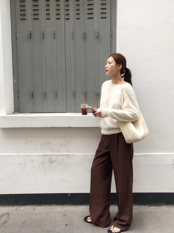 Đồ màu nâu đang hot tới mức chị em sẽ muốn sắm ngay 5 item để phong cách sang trọng hơn bao giờ hết- Ảnh 11.