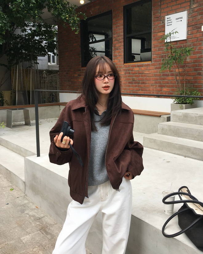 Đồ màu nâu đang hot tới mức chị em sẽ muốn sắm ngay 5 item để phong cách sang trọng hơn bao giờ hết- Ảnh 1.