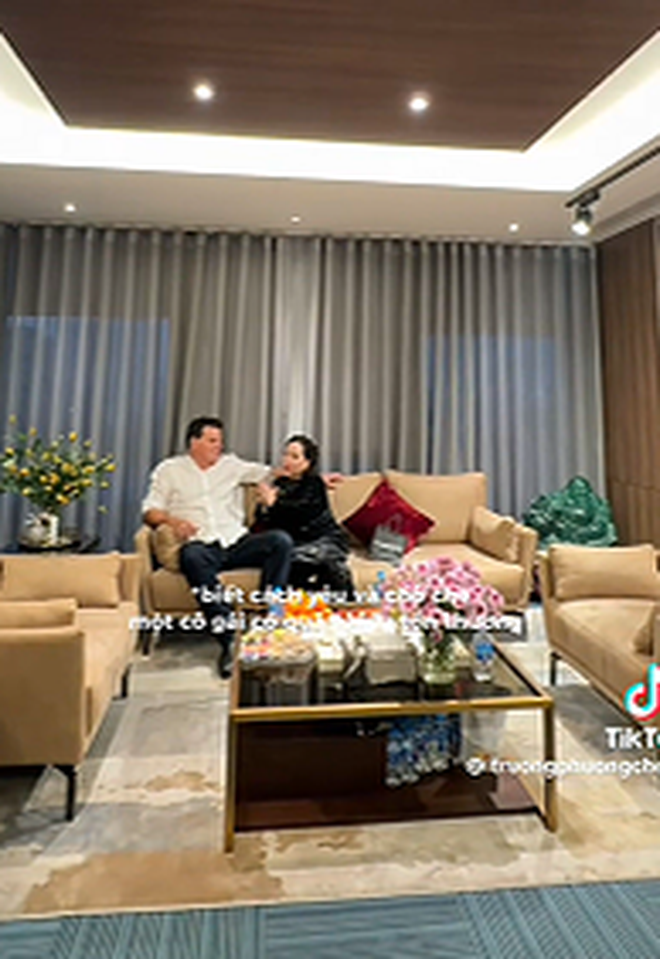 "Nấm lùn showbiz Việt" suy sụp sau khi ly hôn chồng Tây cao 2m- Ảnh 3.