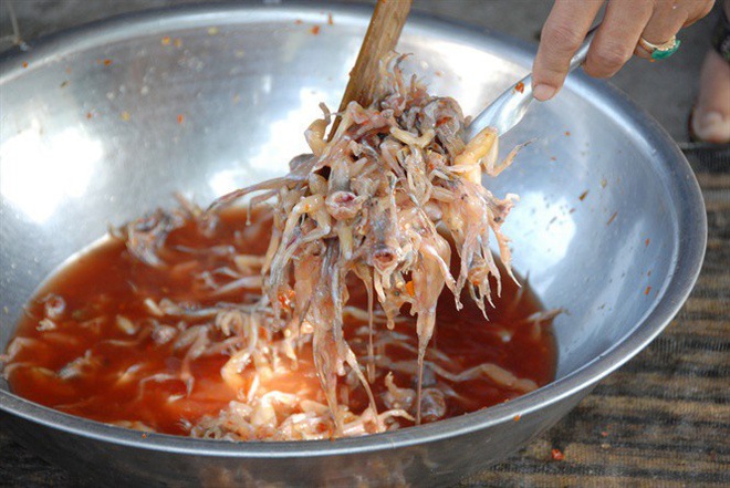 Món đặc sản miền Tây khiến bao người "đỏ mặt" vì tên gọi gây hiểu lầm- Ảnh 2. Món đặc sản miền Tây khiến bao người "đỏ mặt" vì tên gọi gây hiểu lầm- Ảnh 2.