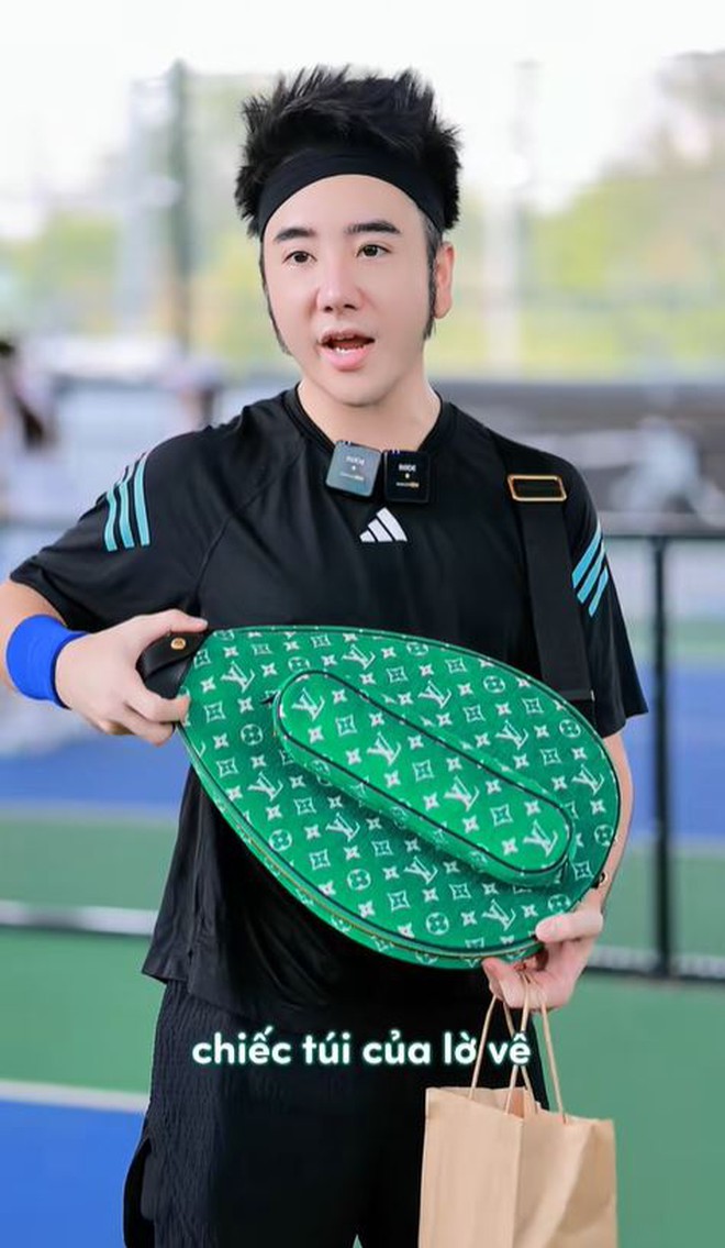 Boss thẩm mỹ khoe outfit “trăm triệu” đi chơi pickleball: Đắt đấy nhưng “phèn”- Ảnh 6.