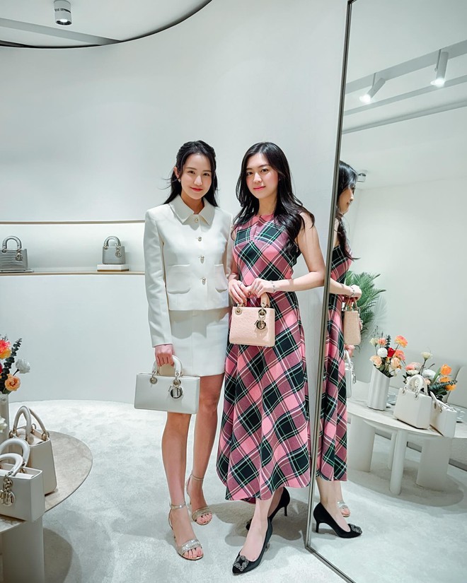 Chuyện tình của cặp đôi "trâm anh thế phiệt" hiếm có trong giới thượng lưu Việt- Ảnh 12. Chuyện tình của cặp đôi "trâm anh thế phiệt" hiếm có trong giới thượng lưu Việt- Ảnh 12.