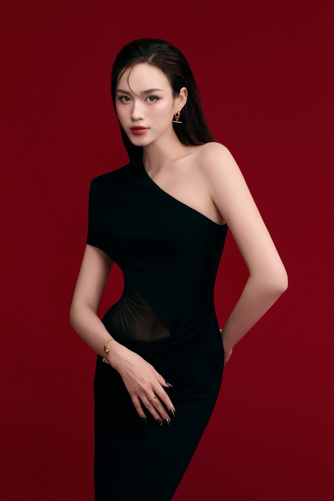 "Dâu hào môn" Đỗ Hà tập gì mà body lúc nào cũng nuột nà chuẩn "hoa hậu"?- Ảnh 2. "Dâu hào môn" Đỗ Hà tập gì mà body lúc nào cũng nuột nà chuẩn "hoa hậu"?- Ảnh 2.