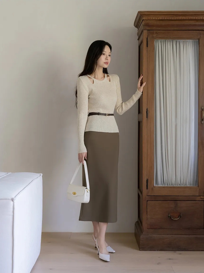 4 mẫu áo đơn giản nhưng trở nên sang trọng hơn bội phần khi diện cùng chân váy- Ảnh 6.