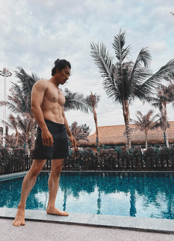 Ngắm body cực phẩm của "Thị đế Kim Chung" Liên Bỉnh Phát: 6 múi cuồn cuộn, tất cả nhờ tập gym!- Ảnh 4.