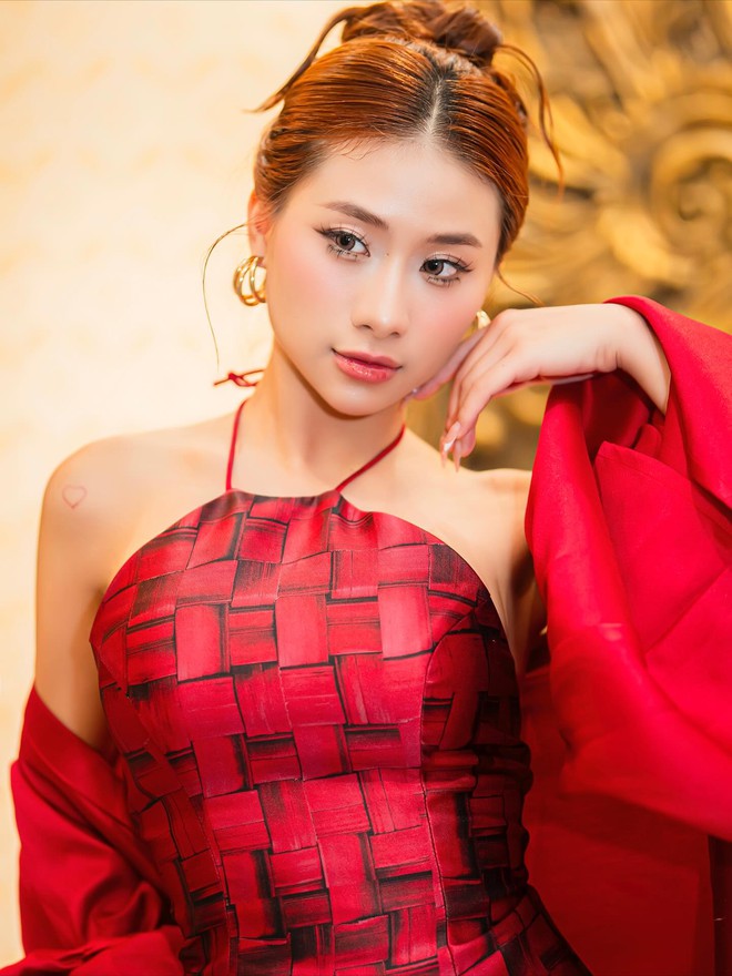 Louis Phạm tung ảnh nét căng đọ sắc cùng Thiều Bảo Trâm, visual ai "bén" hơn?- Ảnh 5. Louis Phạm tung ảnh nét căng đọ sắc cùng Thiều Bảo Trâm, visual ai "bén" hơn?- Ảnh 5.