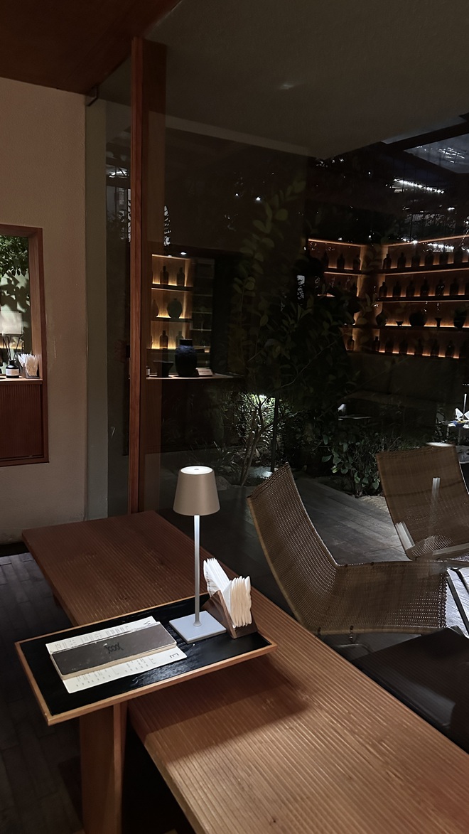 "Không được chụp ảnh" nên khách review 1 sao, quán rượu Hà Nội đáp trả: Chúng tôi không phù hợp với nhu cầu các bạn- Ảnh 6. "Không được chụp ảnh" nên khách review 1 sao, quán rượu Hà Nội đáp trả: Chúng tôi không phù hợp với nhu cầu các bạn- Ảnh 6.
