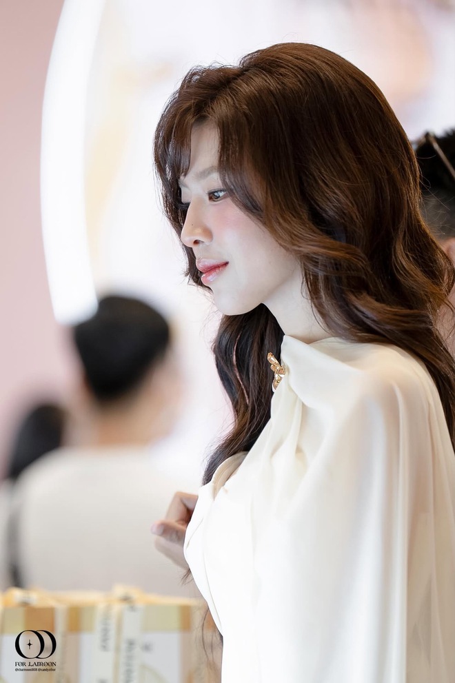 Tân binh Vbiz đi event đẹp phát sáng, visual sánh ngang Suzy và Jisoo- Ảnh 6. Tân binh Vbiz đi event đẹp phát sáng, visual sánh ngang Suzy và Jisoo- Ảnh 6.