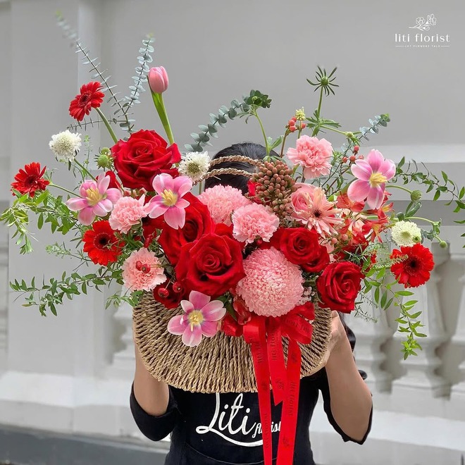 14 tiệm hoa tươi đẹp tan chảy trái tim, mua tặng 20/10 là quá chuẩn- Ảnh 3. 14 tiệm hoa tươi đẹp tan chảy trái tim, mua tặng 20/10 là quá chuẩn- Ảnh 3.
