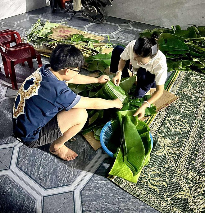Cảnh tượng giữa đêm mưa bão ở Nghệ An: Bà con thức trắng chỉ để làm 1 việc!- Ảnh 7.