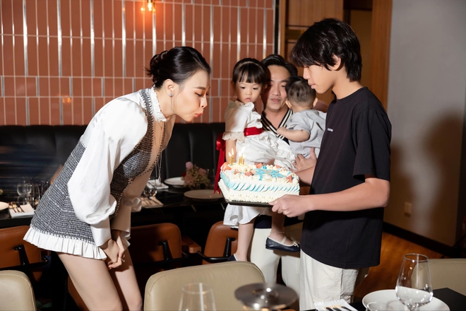 3 mẹ kế "kỳ lạ" nhất showbiz Việt: Có người không cho con riêng gọi mình là mẹ- Ảnh 7.