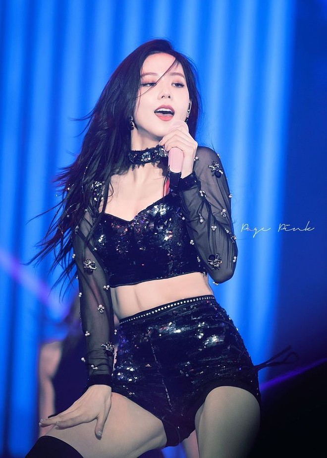 Jisoo lộ bụng mỡ nhưng visual vẫn quá đỉnh!- Ảnh 7. Jisoo lộ bụng mỡ nhưng visual vẫn quá đỉnh!- Ảnh 7.