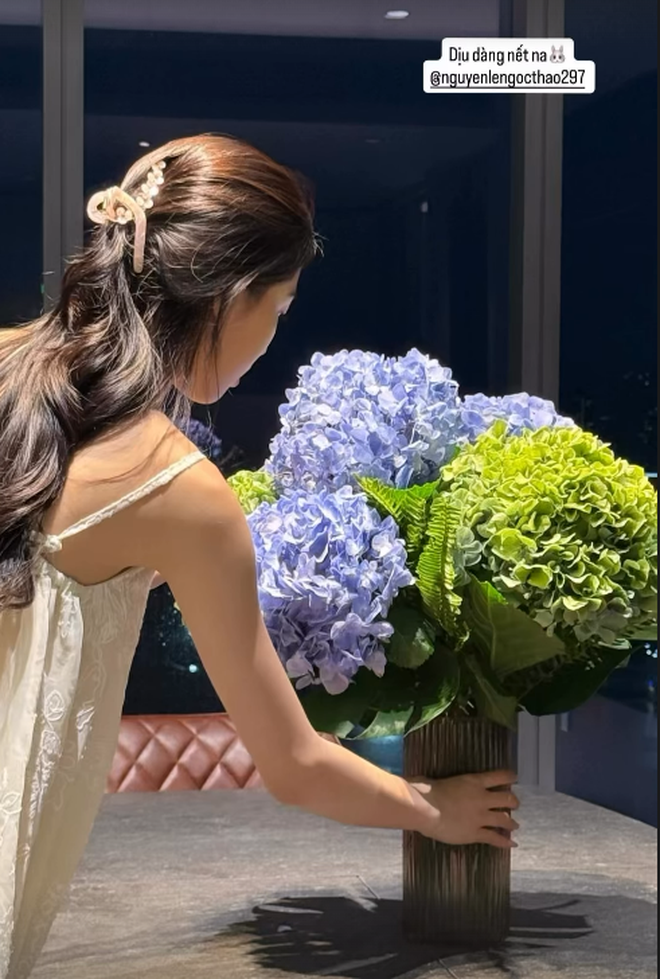 Thêm 1 Á hậu Sen Vàng được gả làm dâu nhà hào môn?- Ảnh 4. Thêm 1 Á hậu Sen Vàng được gả làm dâu nhà hào môn?- Ảnh 4.