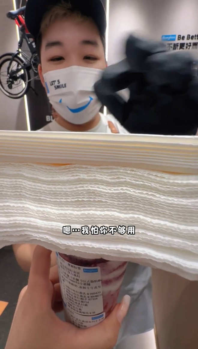 Cận cảnh ly sữa chua có 5000 tỷ lợi khuẩn, ai uống xong cũng phải đi "giải quyết" ngay lập tức- Ảnh 1.