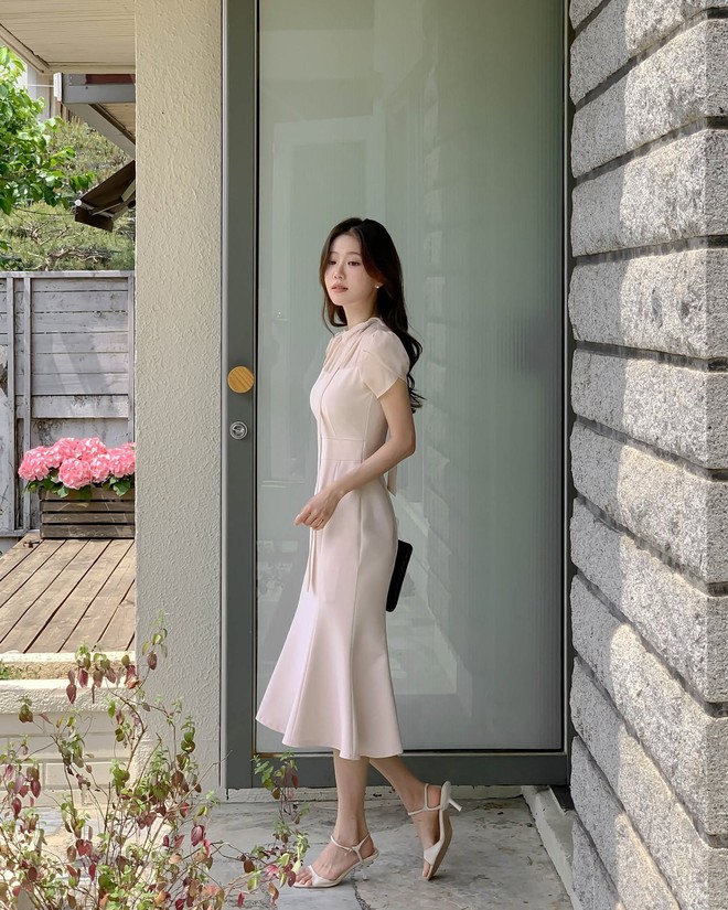 Từ ngày mặc 4 kiểu váy liền này, tôi gặp ai cũng được khen thon thả, dáng chuẩn không cần chỉnh- Ảnh 9.