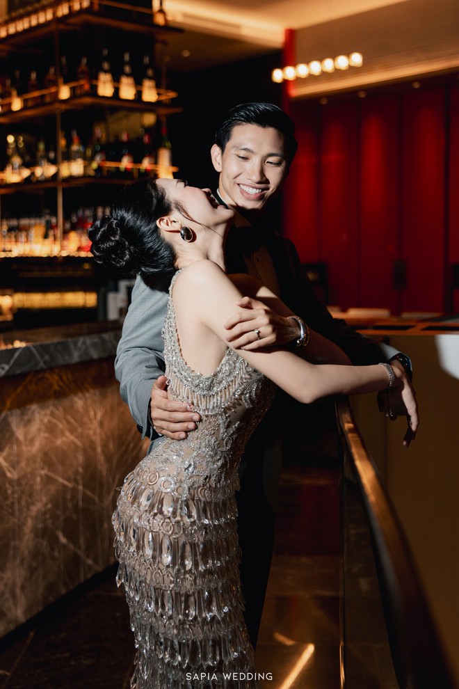 Ngắm trọn bộ ảnh cưới "trăm năm xem lại vẫn còn thấy sang" của Đoàn Văn Hậu - Doãn Hải My- Ảnh 8. Ngắm trọn bộ ảnh cưới "trăm năm xem lại vẫn còn thấy sang" của Đoàn Văn Hậu - Doãn Hải My- Ảnh 8.