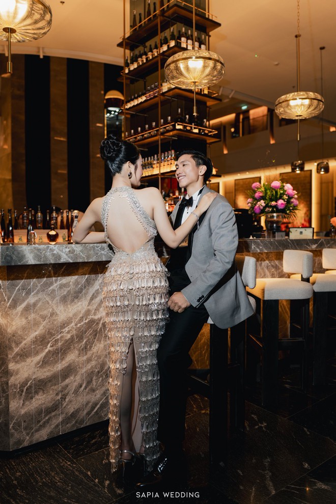 Ngắm trọn bộ ảnh cưới "trăm năm xem lại vẫn còn thấy sang" của Đoàn Văn Hậu - Doãn Hải My- Ảnh 14. Ngắm trọn bộ ảnh cưới "trăm năm xem lại vẫn còn thấy sang" của Đoàn Văn Hậu - Doãn Hải My- Ảnh 14.